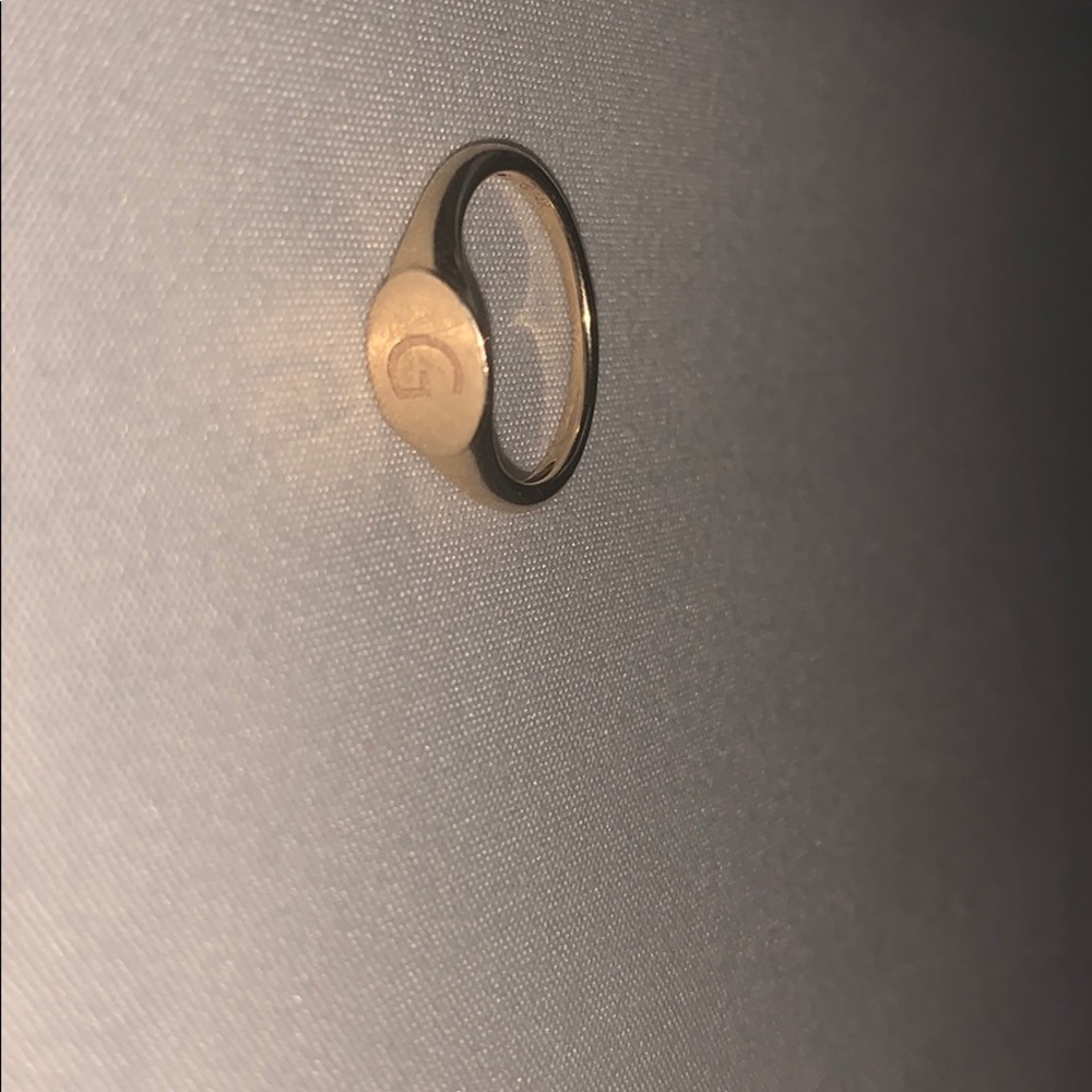 Solid gold singet ring